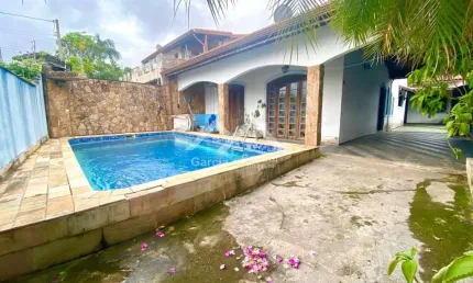 Casa com 2 quartos à venda na Centro, 523, Centro, Peruíbe