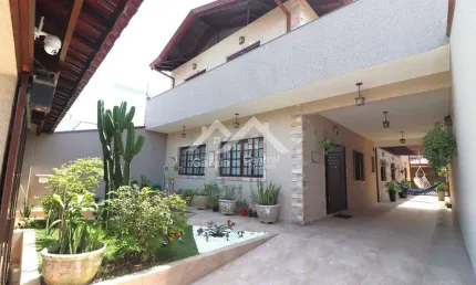 Casa com 5 quartos à venda na Centro, 354, Centro, Peruíbe