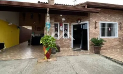 Casa com 3 quartos à venda na São José, 184, Estancia São Jose, Peruíbe