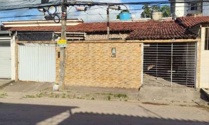 Vendo casa em Ouro Preto com 2 quartos e 1 vaga de garagem