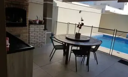 Oportunidade em Itapevi! Casa com 2 Suítes, Piscina e Espaço Gourmet por R$ 390 mil – Financiável!