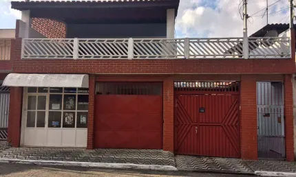 Sobrado c/ 5 Quartos, 5 vagas / 750m² AC + 3 casas de alugueis (renda)