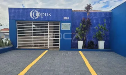 Sala Comercial para alugar no Centro de São Carlos - 3 banheiros, copa, ar condicionado