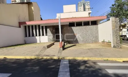 Espaçosa casa para alugar no Centro de São Carlos - 4 dormitórios