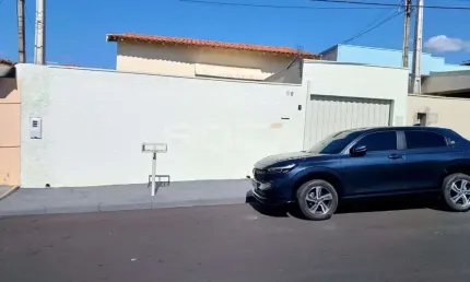 Linda casa padrão para alugar no bairro castelo branco em são carlos