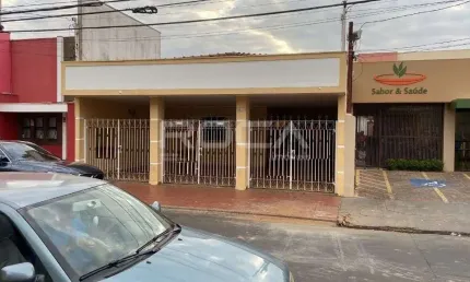 Casa com 3 quartos para alugar na Rua Nove de Julho, 2091, Centro, São Carlos