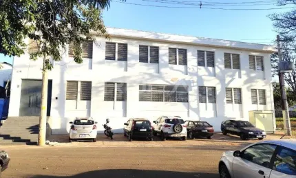 Aluguel de salão comercial na vila izabel, são carlos - 3 banheiros, 1 copa e 2 escritórios