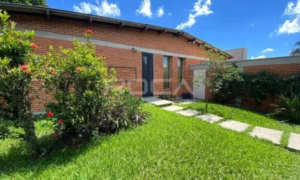 Casa padrão para alugar no centro em são carlos - 4 dormitórios, suíte, 5 garagens