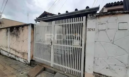 Linda casa à venda e locação no Jardim São Carlos, São Carlos - 2 dormitórios!