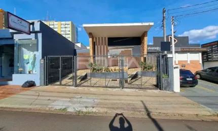 Casa padrão com 3 dormitórios no CENTRO de São Carlos