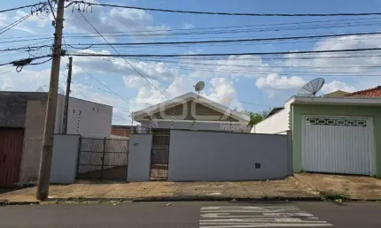 Casa padrão à venda e locação em Cidade Jardim - São Carlos
