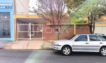 Casa padrão para alugar no centro de são carlos: 2 dormitórios, 1 banheiro e mais!