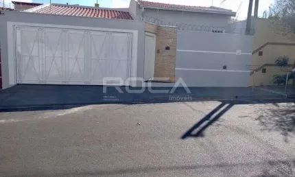 Casa Padrão com 3 dormitórios no Parque dos Timburis, São Carlos