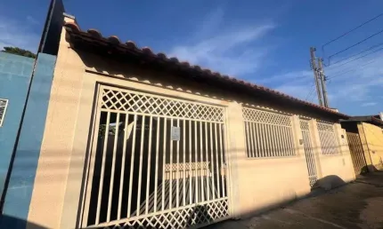 Casa à venda na vila marcelino, são carlos: 3 dormitórios, 2 cozinhas e 5 garagens!