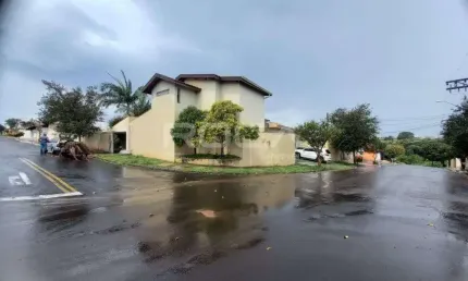 Sobrado de alto padrão com piscina aquecida e jardim no portal do sol em são carlos