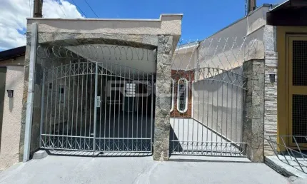 Casa espaçosa de 2 dormitórios com piscina no jardim nova são carlos