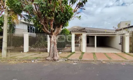 Casa com 3 quartos para alugar na Rua Equador, 295, Jardim São João Batista, São Carlos