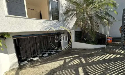 Sobrado Comercial de 220 m² no Anália Franco – 6 Salas, 5 Banheiros e 7 Vagas