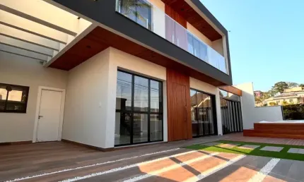 Casa com 3 quartos à venda na Rua Copacabana, Floresta, Joinville