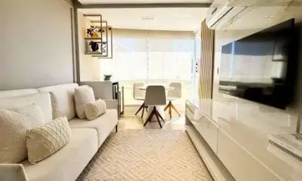 Imóvel para venda possui 72 metros quadrados com 2 quartos em Guararapes - Fortaleza - CE