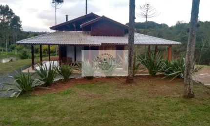 Sítio com 11.000 m², escriturado, residência com 3 dormitórios, terreno com lago