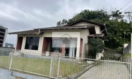 Residência no coração do américa com 235 m² e terreno de 630 m², averbada, próximo ao residencial orleans