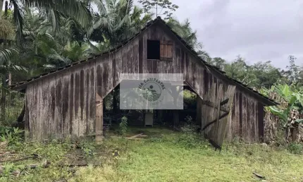 Sítio na Estrada do Pico, escriturado, 105.848 m², com rios e ranchos