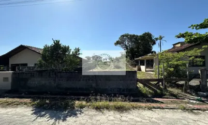 Terreno à venda na Praia do Ervino, São Francisco do Sul 