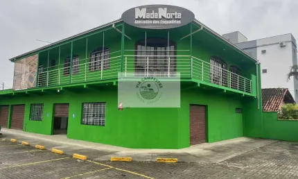 Excelente sobrado comercial de esquina, com 462 m² construídos, num terreno de 711 m², aceita troca