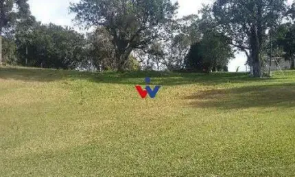 Ampla e excelente área à venda em Campo Largo para lazer ou condomínio.