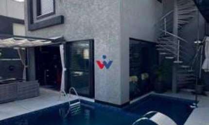 Casa Alto Padrão no Abranches por R 2,6 mi  Porteira Fechada, Mobiliada e com Piscina