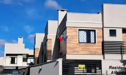 Sobrado em condomínio no uberaba por r 649 mil  3 quartos, suíte com closet