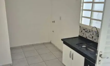Kitnet / Stúdio para alugar no Jardim Helena, Bauru  por R$ 765