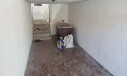 Casa com 2 quartos para alugar na Vila São João da Boa Vista, Bauru  por R$ 1.500