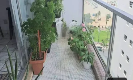 Apartamento no Gonzaga – Prédio de frente para o mar, com vista lateral e enorme potencial de valorização