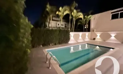 RESIDENCIAL 9 TOTALMENTE REFORMADA EM LOCALIZAÇÃO PREVILEGIADA