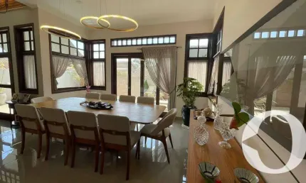 LINDA CASA COMPLETA, COM AMPLO LIVING E LAZER COMPLETO