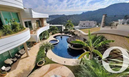 MANSÃO CINEMATOGRAFICA COM A MAIS BELA VISTA DO CONDOMÍNIO