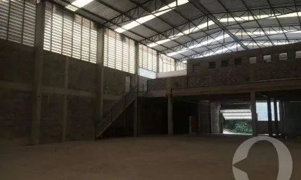 Galpão para alugar, 2200 m² por r$ 25.000/mês - chácaras são luís - santana de parnaíba/sp