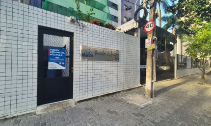 Vendo apartamento 3 quartos(1 suíte)+dependência. Em Boa Viagem a 400m da praia