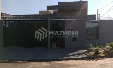 Casa com 3 quartos e 4 banheiros à venda, 130 m² por r$ 600.000