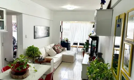 LINDO APARTAMENTO EM ANDAR ALTO,VENTILADO E COM VISTA PARA NATUREZA.