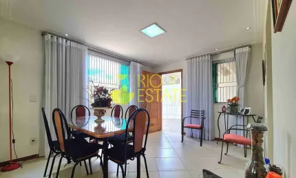Casa  Linear, 3 Quartos com suíte, piscina e sauna, estrutura para 2º andar, Jardim Veneza, Volta R