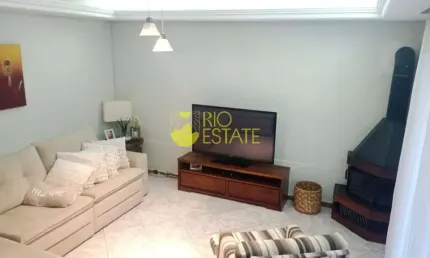 Ótima casa de 3 quartos com piscina na Colônia - Barra Mansa