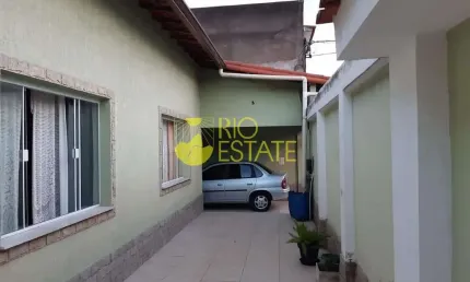 Casa com 4 quartos à venda na Rua Lourival, Retiro, Volta Redonda
