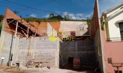 Terreno à venda 360m² no Bairro de Fátima, Barra Mansa-RJ