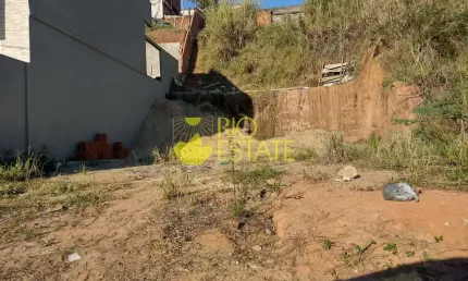 Excelente terreno semi plano 302 m2 no Parque dos Ipês em Barra Mansa