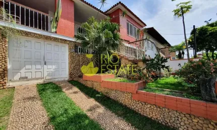 Casa com 3 quartos, 360 m² por  - Laranjal - Volta Redonda/RJ