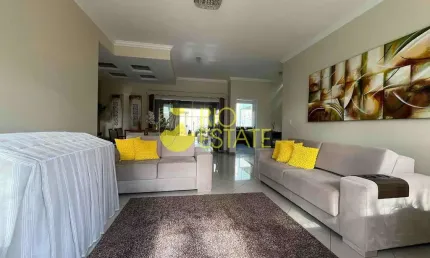 Casa com 3 quartos à venda na Rua T, Jardim Amália, Volta Redonda