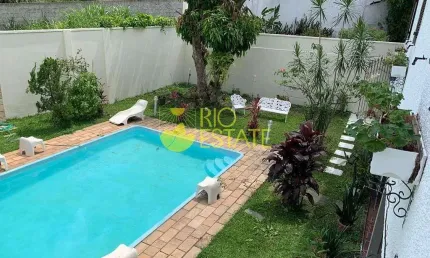 Ótima casa à venda no Santa Rosa, com 330m²,03 Quartos e R$1.837.500,00